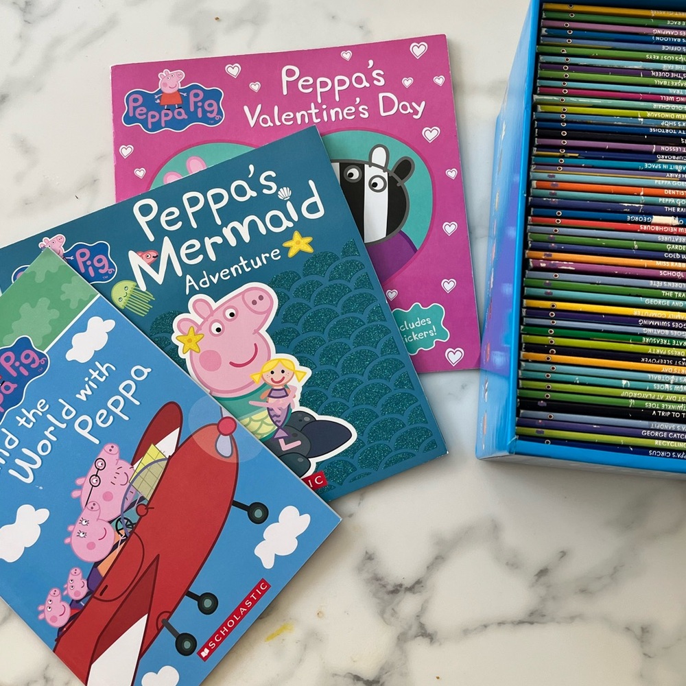 Lot of 53 Peppa books! 🐷 💜😍